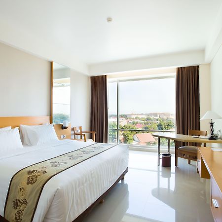 Golden Palace Hotel Lombok Mataram Exterior photo