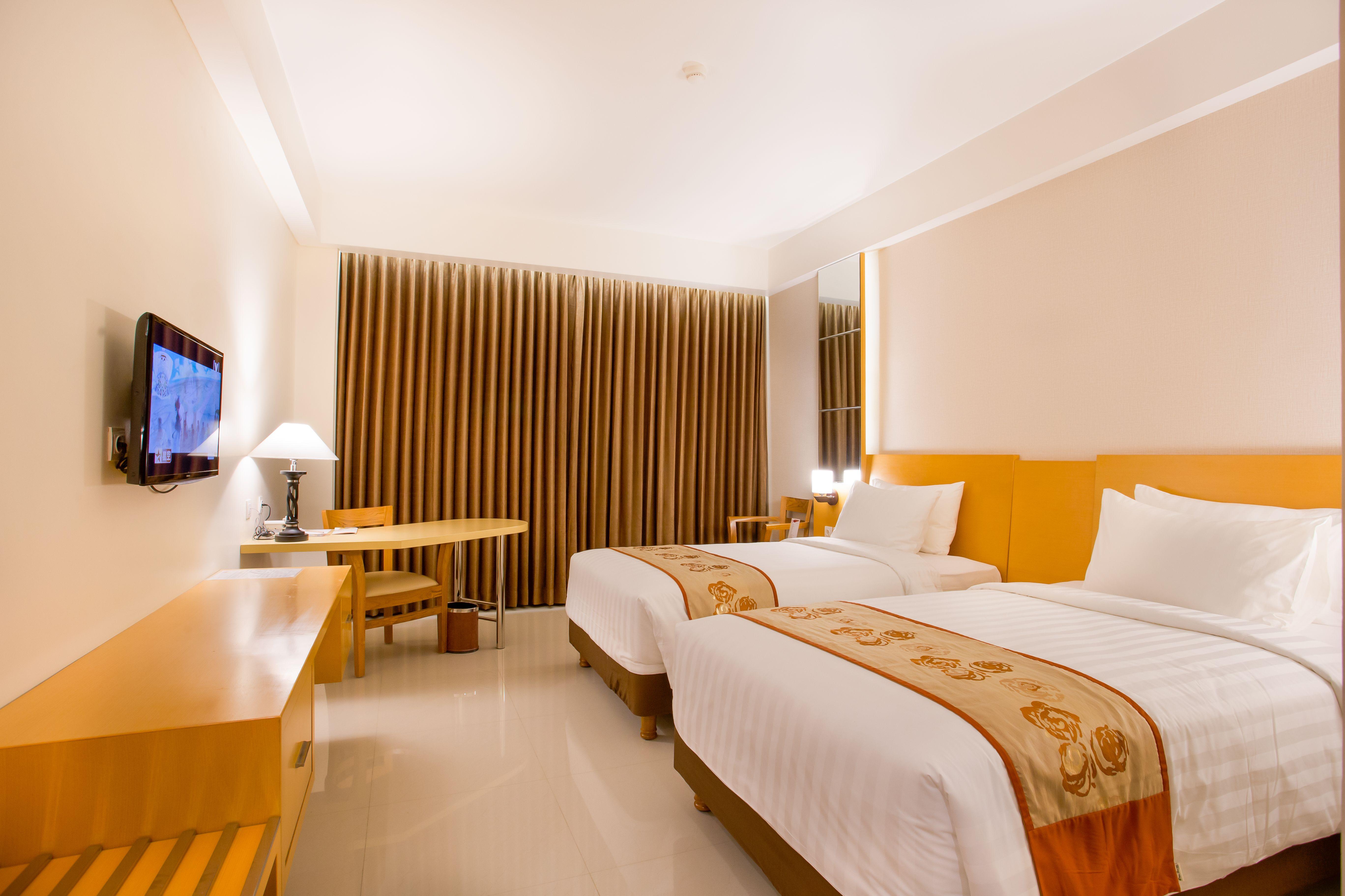 Golden Palace Hotel Lombok Mataram Exterior photo