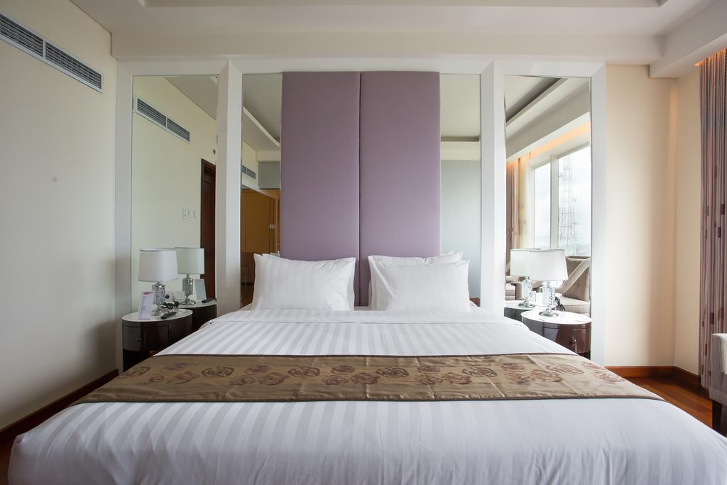 Golden Palace Hotel Lombok Mataram Room photo