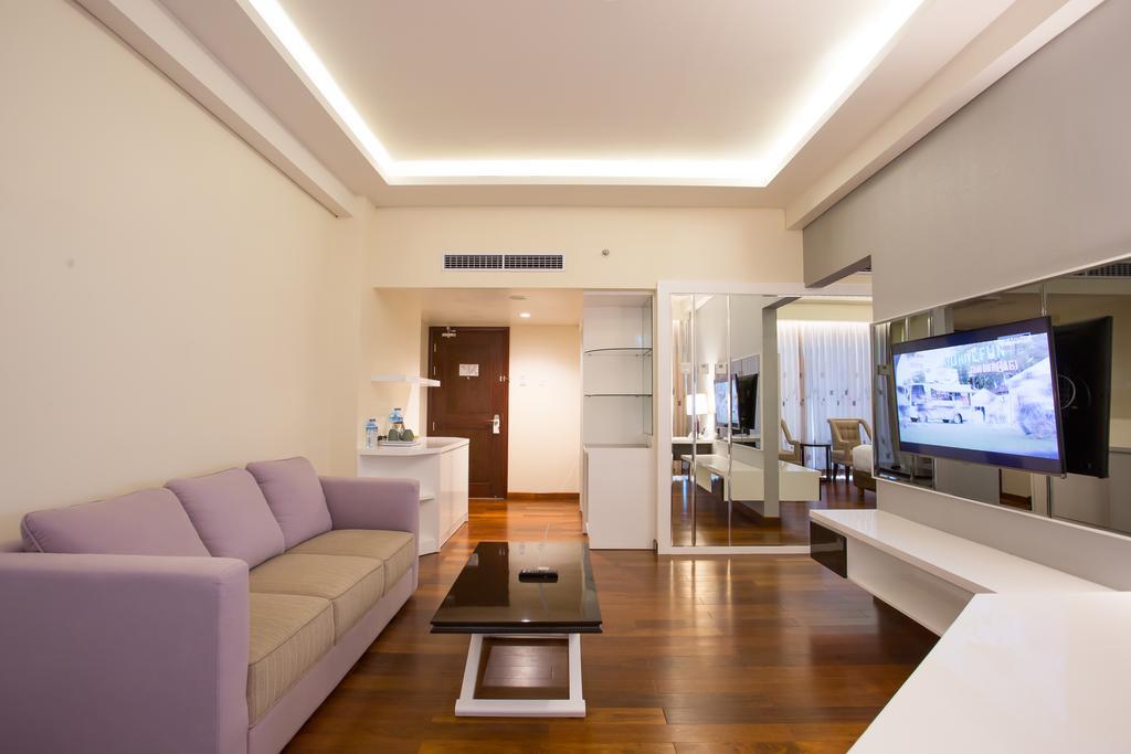 Golden Palace Hotel Lombok Mataram Room photo