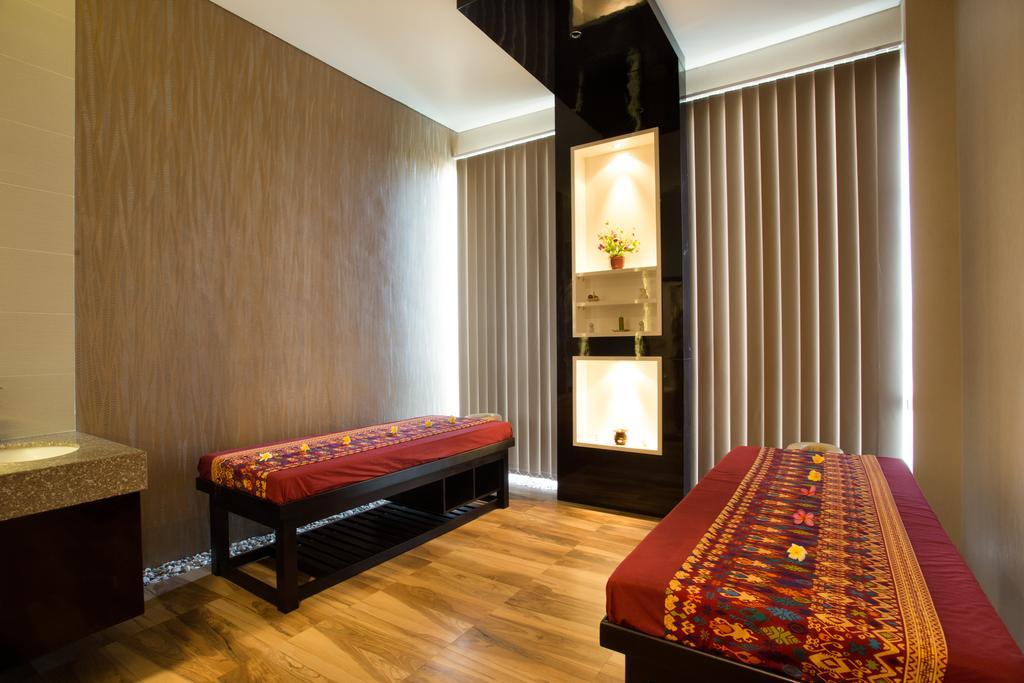 Golden Palace Hotel Lombok Mataram Exterior photo