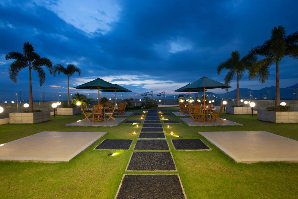 Golden Palace Hotel Lombok Mataram Exterior photo