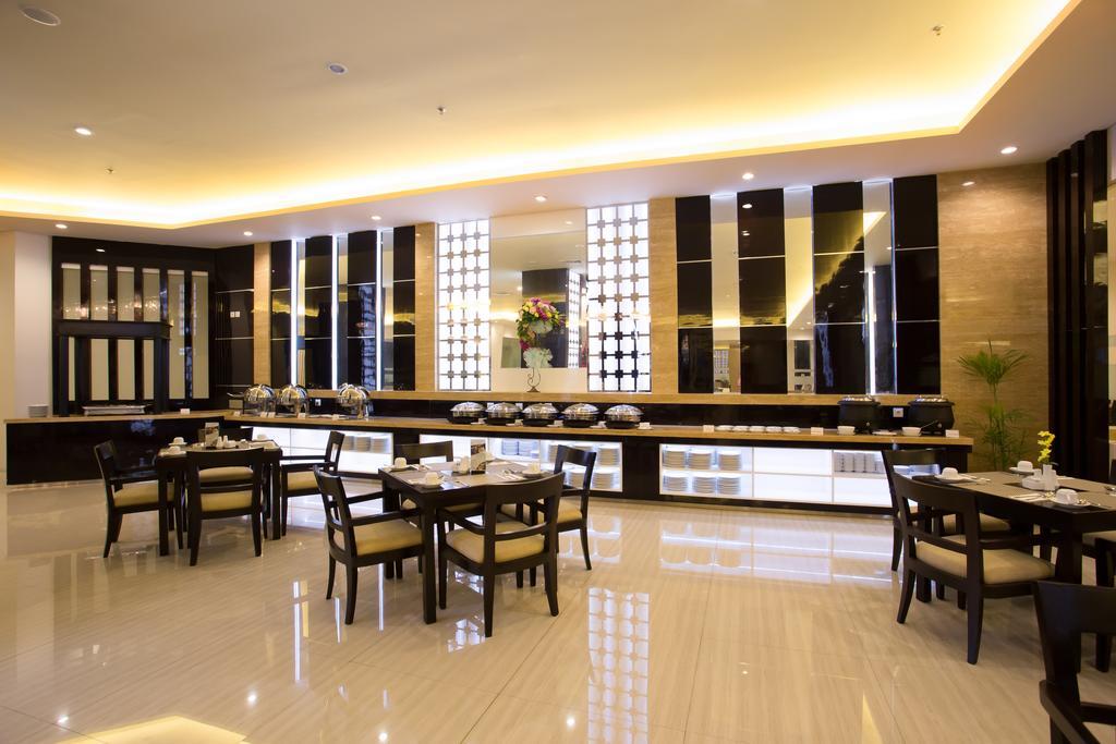 Golden Palace Hotel Lombok Mataram Exterior photo