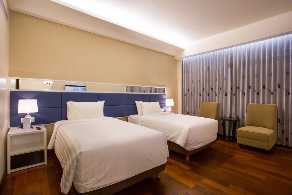 Golden Palace Hotel Lombok Mataram Exterior photo
